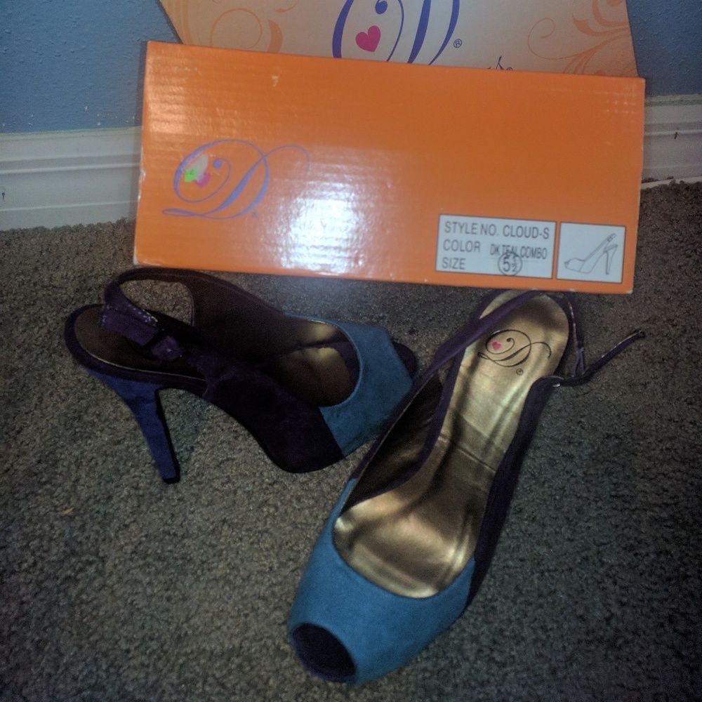 Color block heels - Picture 2 of 3